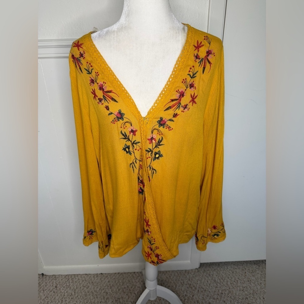 Umgee Embroidered Yellow Women's Top size L